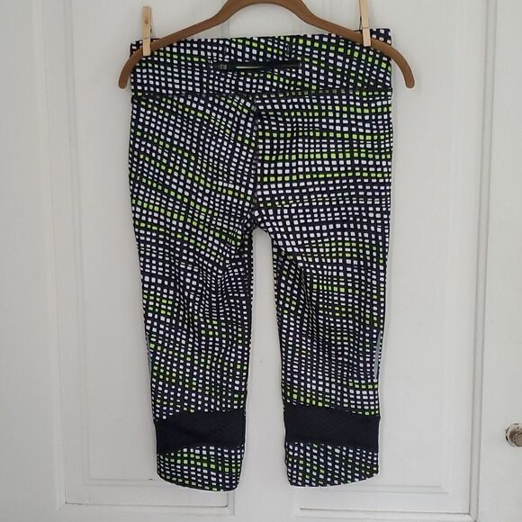 Under Armour Cropped Grid Leggings - Picture 4 of 8